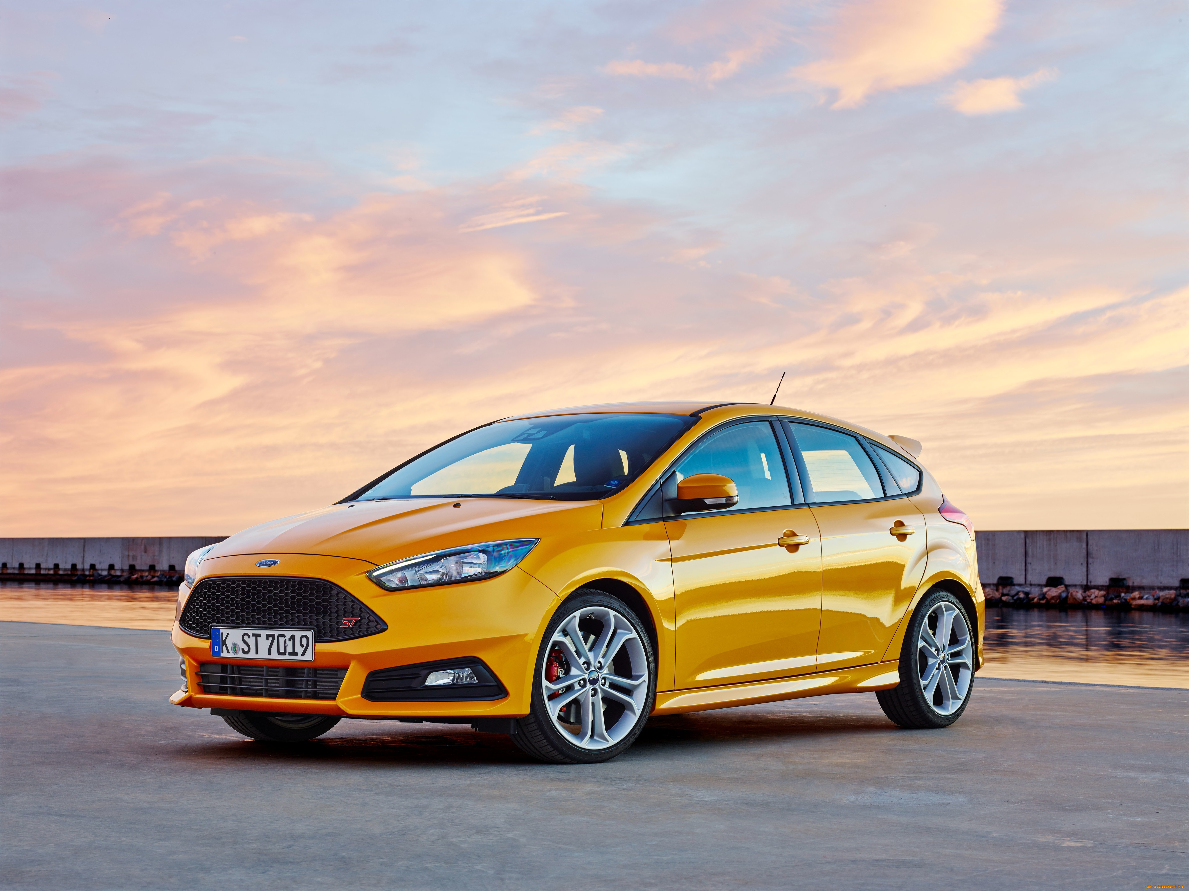 Автомобиль форд фокус. Ford Focus St 2015. Ford Focus 3 St. Ford Focus St 3 Рестайлинг. Ford Focus 3 хэтчбек St.